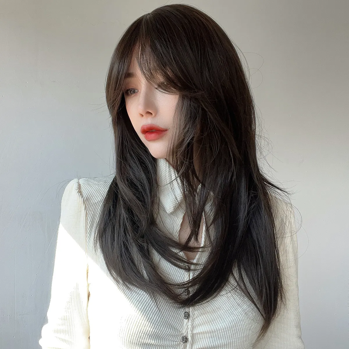 Популярна многоуровневая челка, парики, женские натуральные черные микролоконы, прямые волосы, высокотемпературный шелковый головной убор.