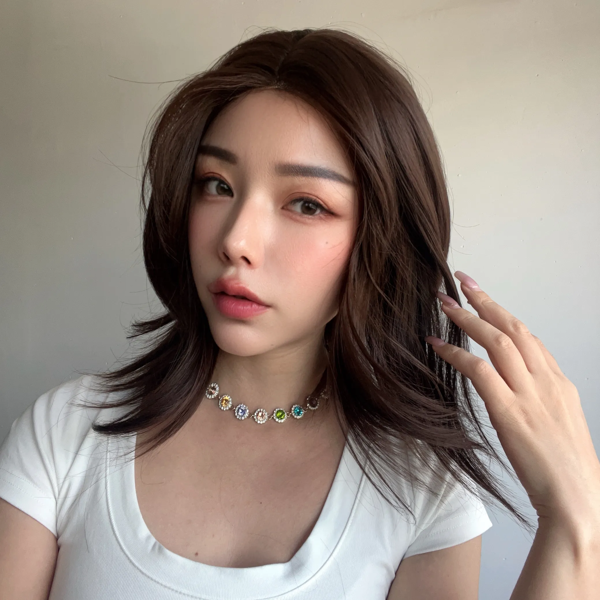 Новое слово футура кружево черный коричневый мягкий натуральный короткий прямой волос точка импортный шелк химическое волокно женский парик головной убор