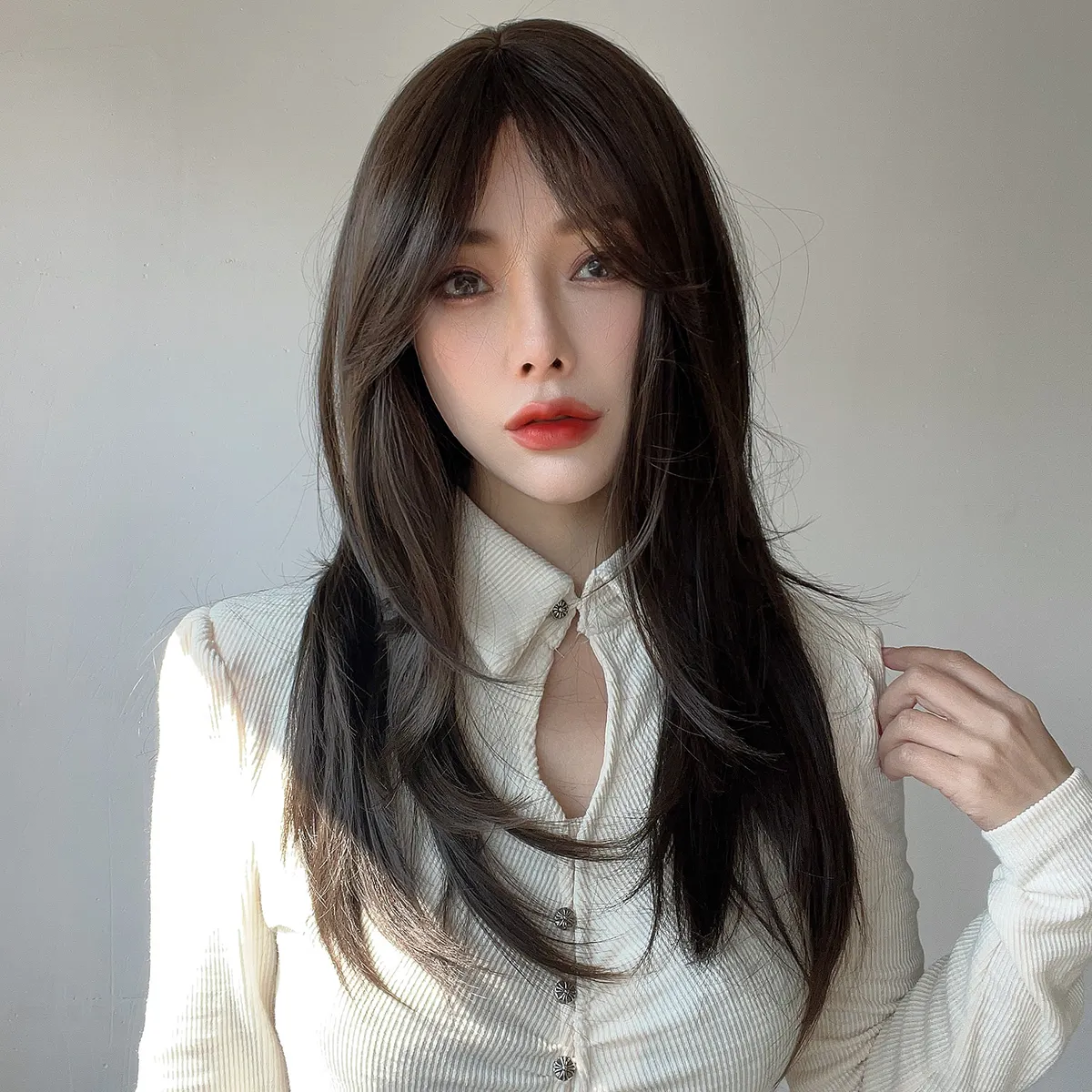 Популярна многоуровневая челка, парики, женские натуральные черные микролоконы, прямые волосы, высокотемпературный шелковый головной убор.