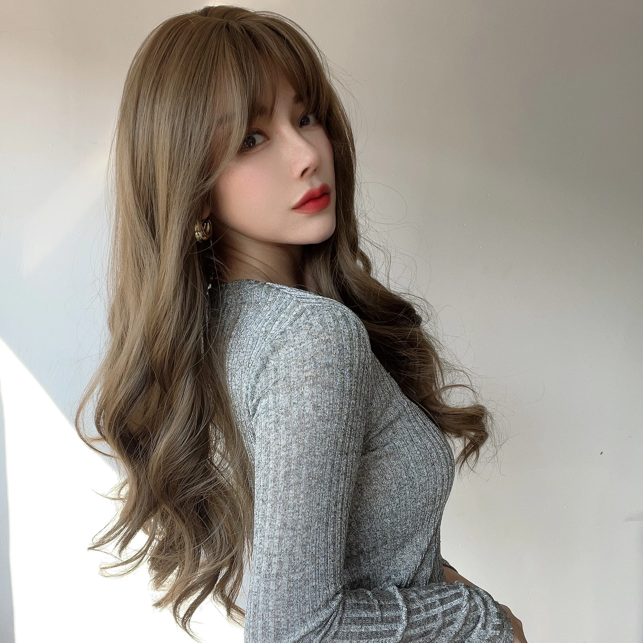 ПАРИКИ В КОРЕЙСКОМ СТИЛЕ, ВОЗДУШНАЯ КОРИЧНЕВАЯ ЧЕЛКА ТЕМПЕРАМЕНТ БОЛЬШИЕ ВОЛНЫ ЖЕНСКИЕ ПАРИКИ НЕСТАНДАРТНЫЕ ЭТИКЕТКИ ДЛЯ ПАРИКОВ