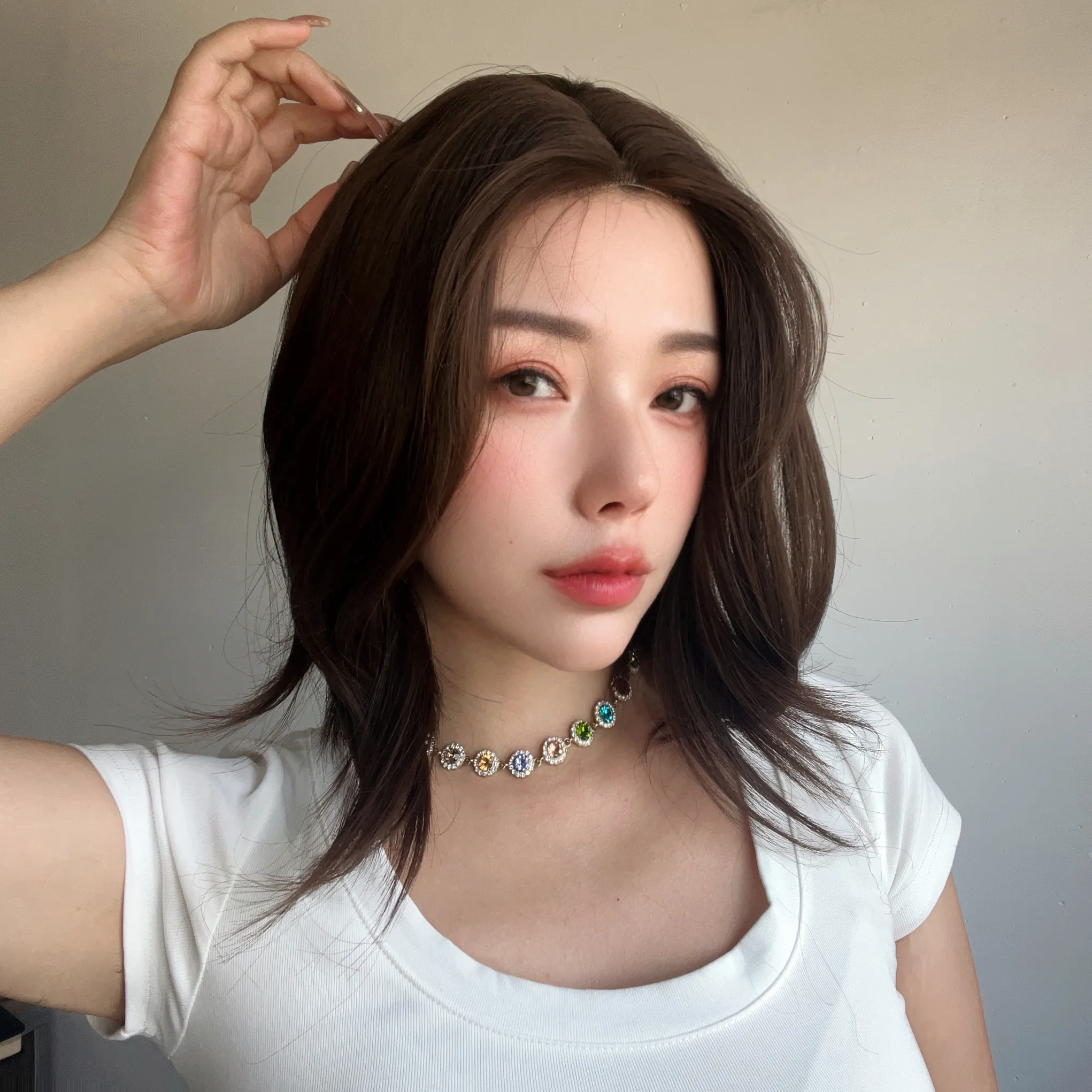 Новое слово футура кружево черный коричневый мягкий натуральный короткий прямой волос точка импортный шелк химическое волокно женский парик головной убор