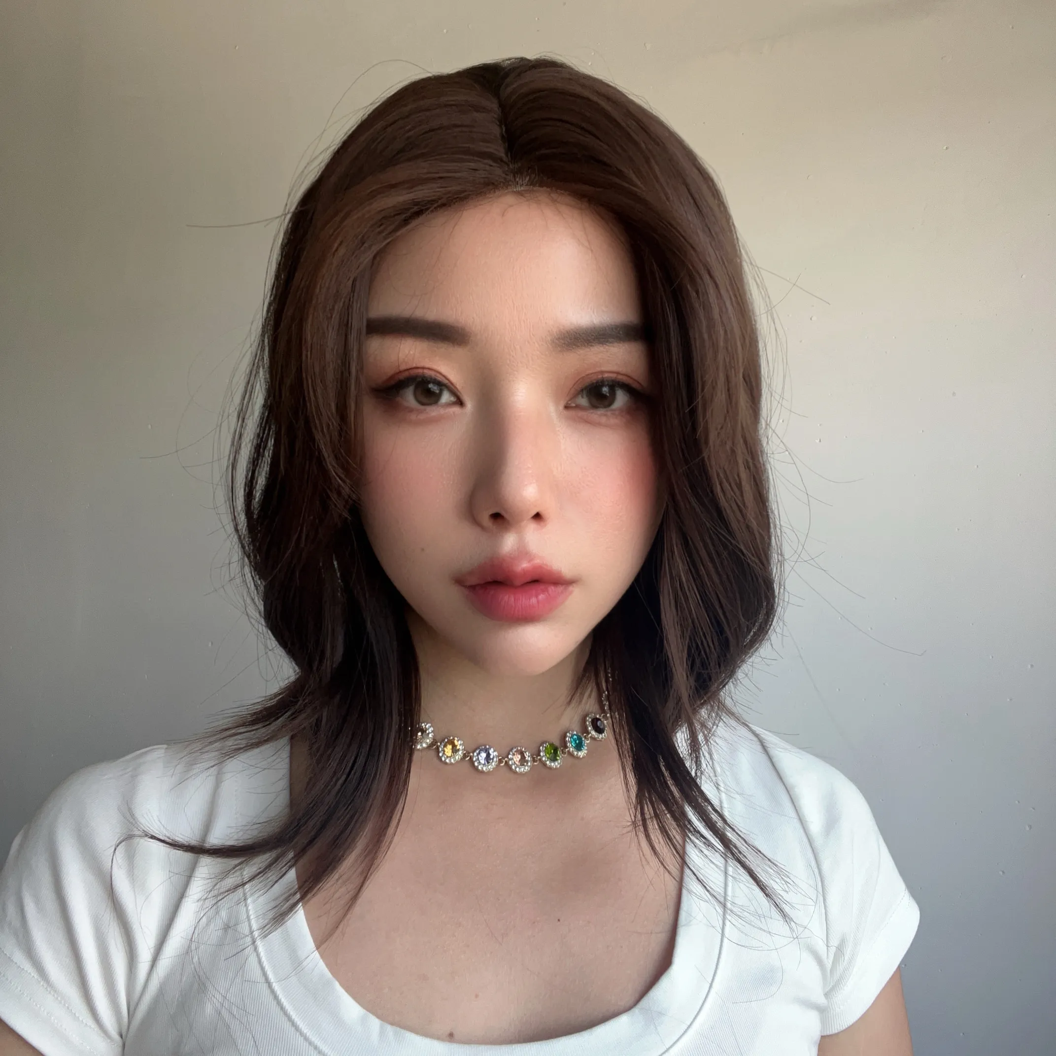 Новое слово футура кружево черный коричневый мягкий натуральный короткий прямой волос точка импортный шелк химическое волокно женский парик головной убор