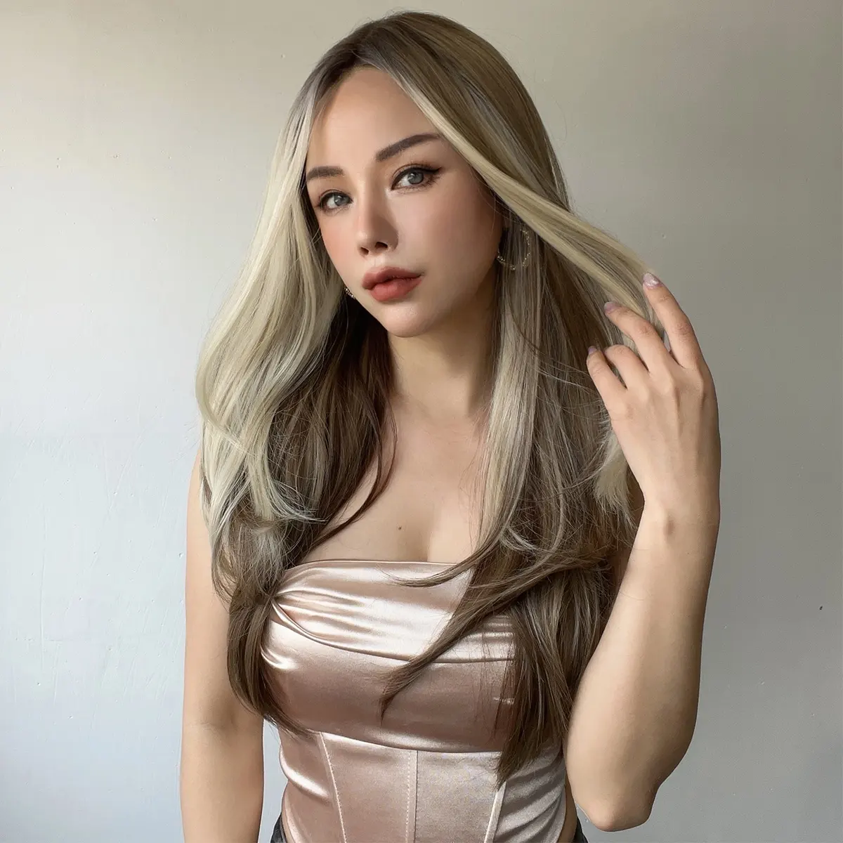 Горячая распродажа Капля воды Парики Модные стринги Кружевной лен Блондинка Омбре Кудрявые парики