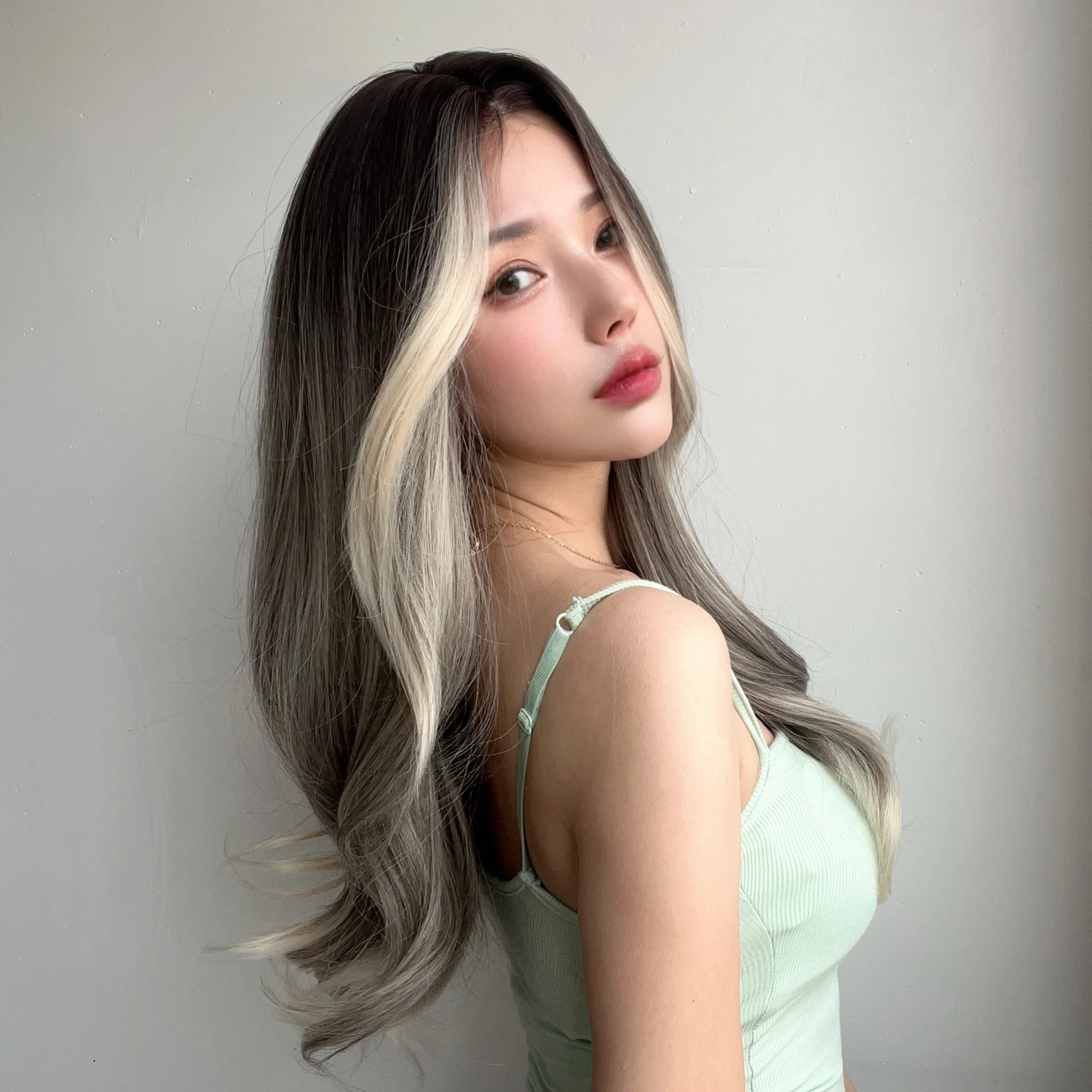 Продукция и популярные технологии небольшое количество кружева серебристо-серого градиента каждый день, натуральный износ париков из химического волокна