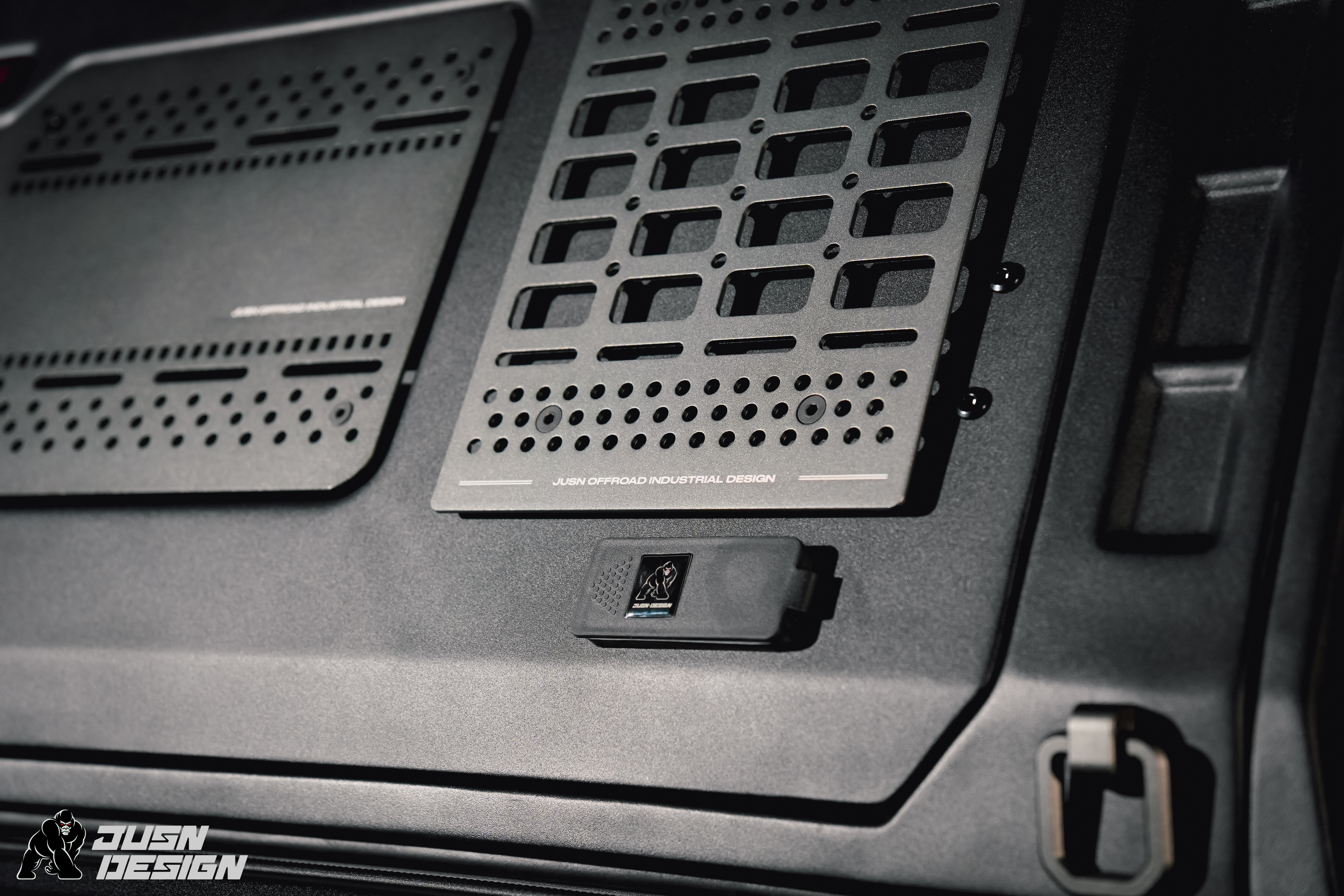 Ford F150 Raptor Pickup Bed Hard Topper Cap with Storage Platform Box and Top Horizontal Bar - JUSNDESIGN