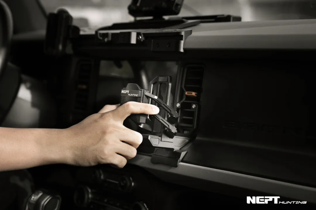 Ford Bronco Mechanical AC Cup Holder - JUSNDESIGN