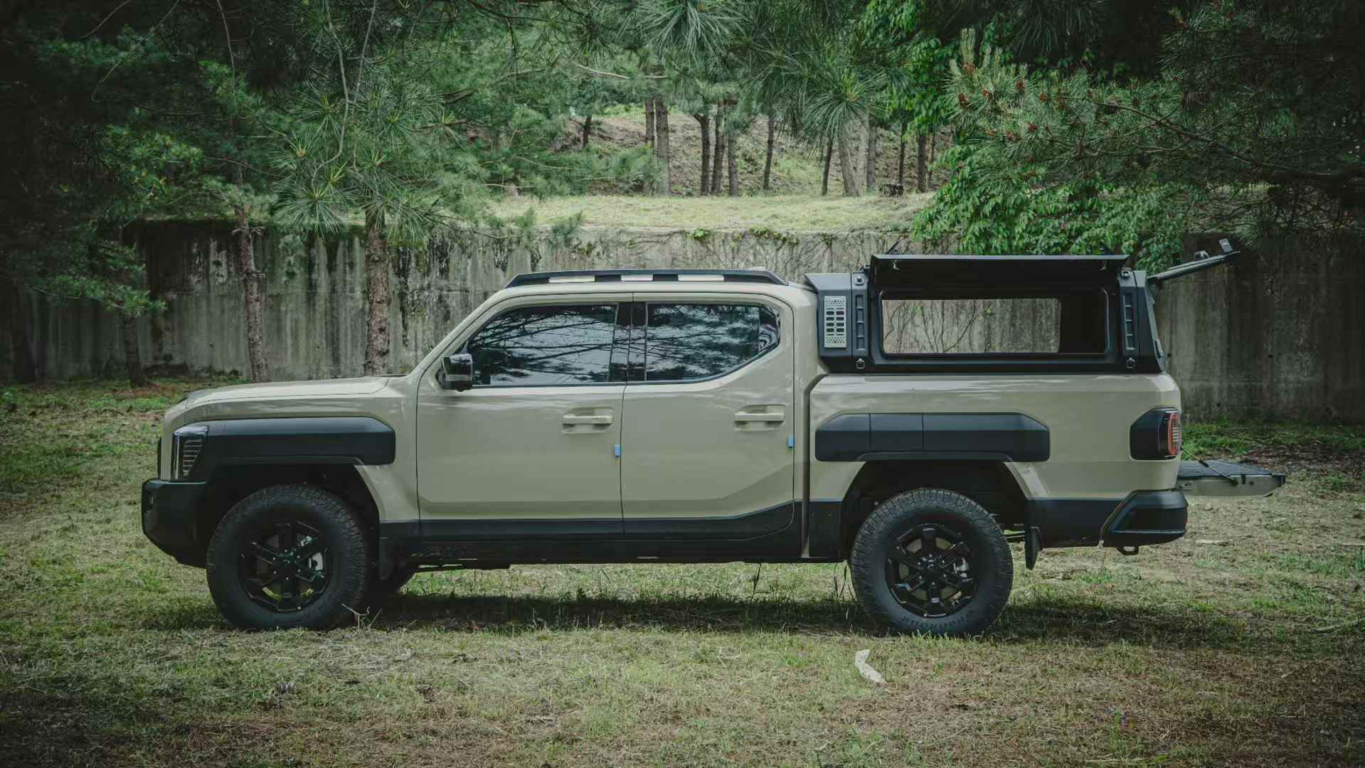 2025 KIA Tasman Cap UTE Pickup Truck Canopy - JUSNDESIGN