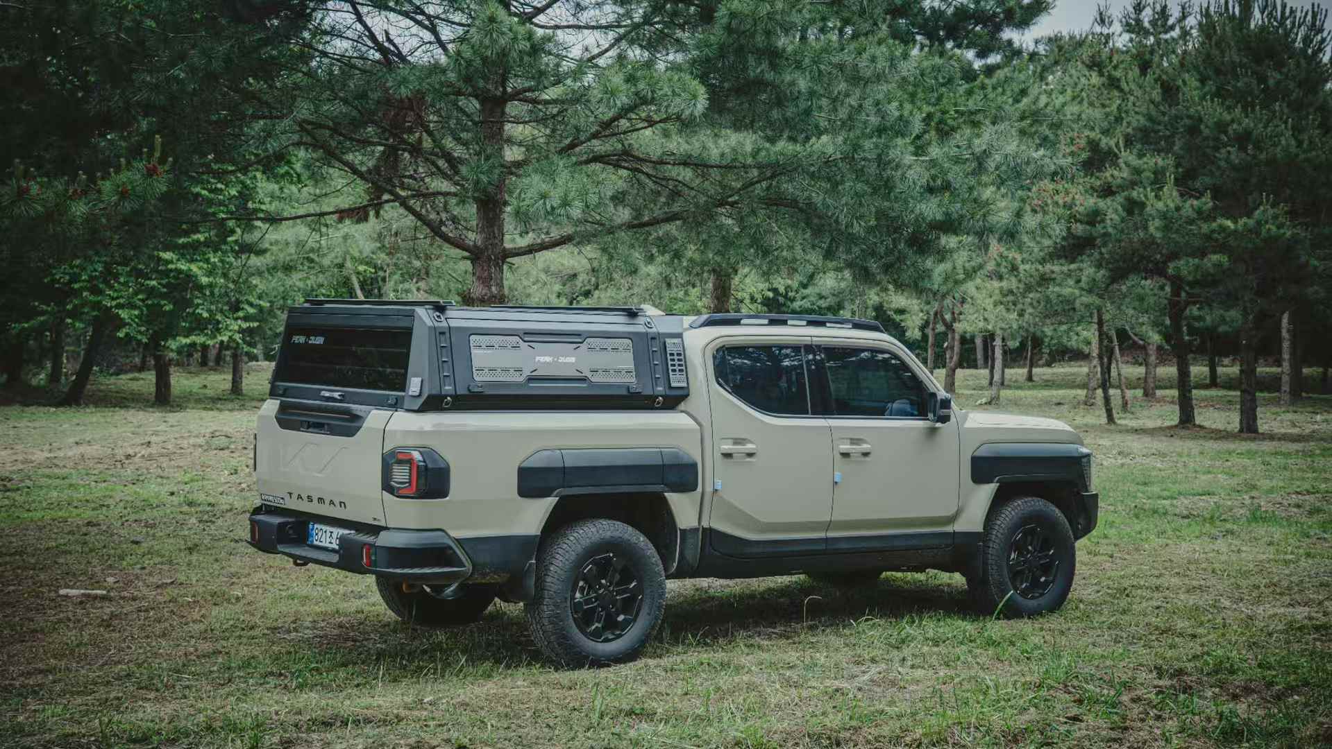 2025 KIA Tasman Cap UTE Pickup Truck Canopy - JUSNDESIGN