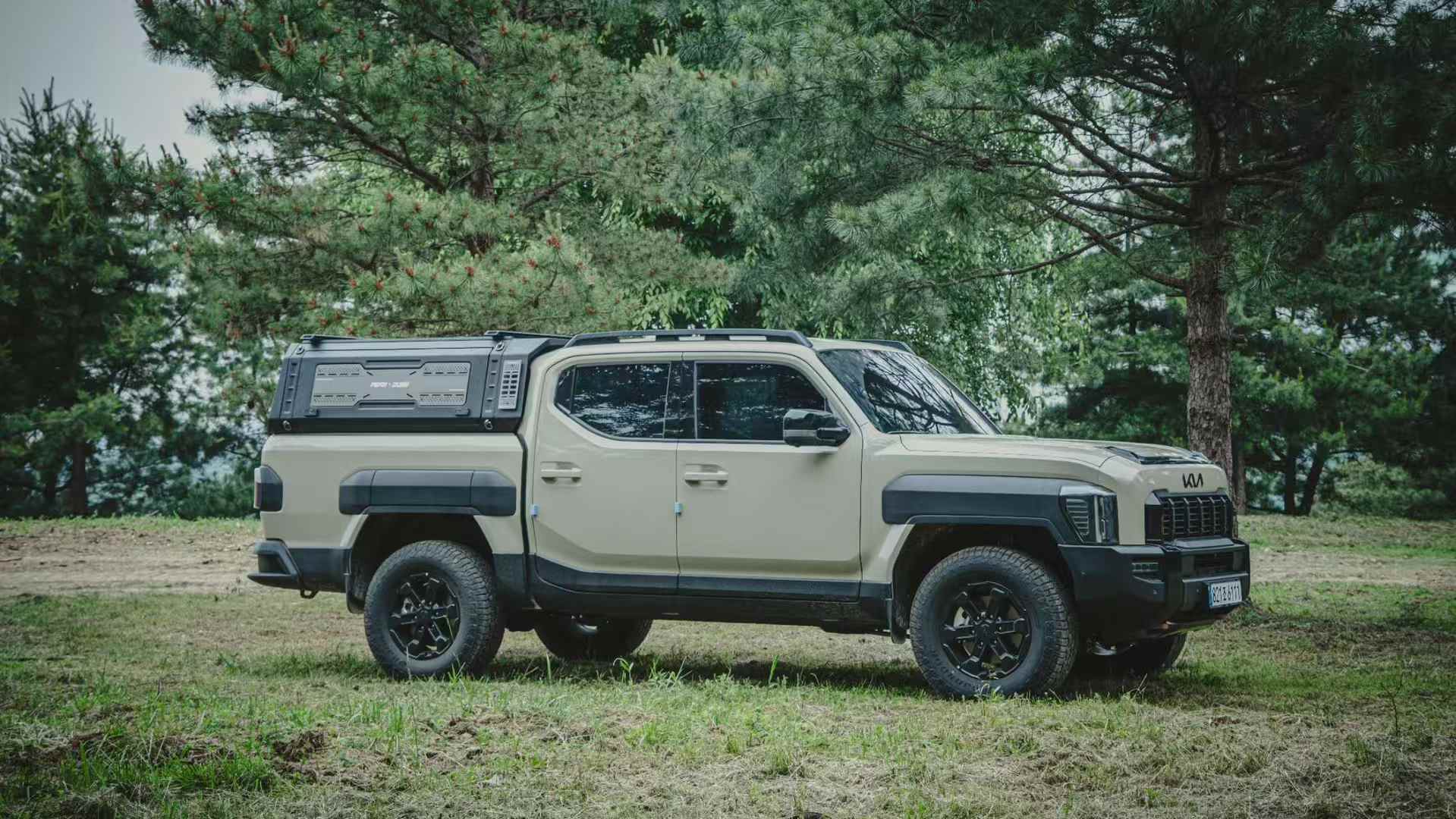 2025 KIA Tasman Cap UTE Pickup Truck Canopy - JUSNDESIGN
