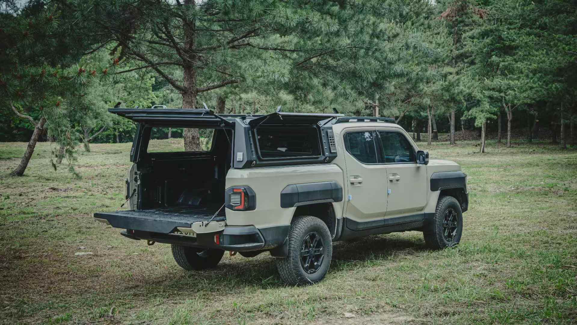 2025 KIA Tasman Cap UTE Pickup Truck Canopy - JUSNDESIGN