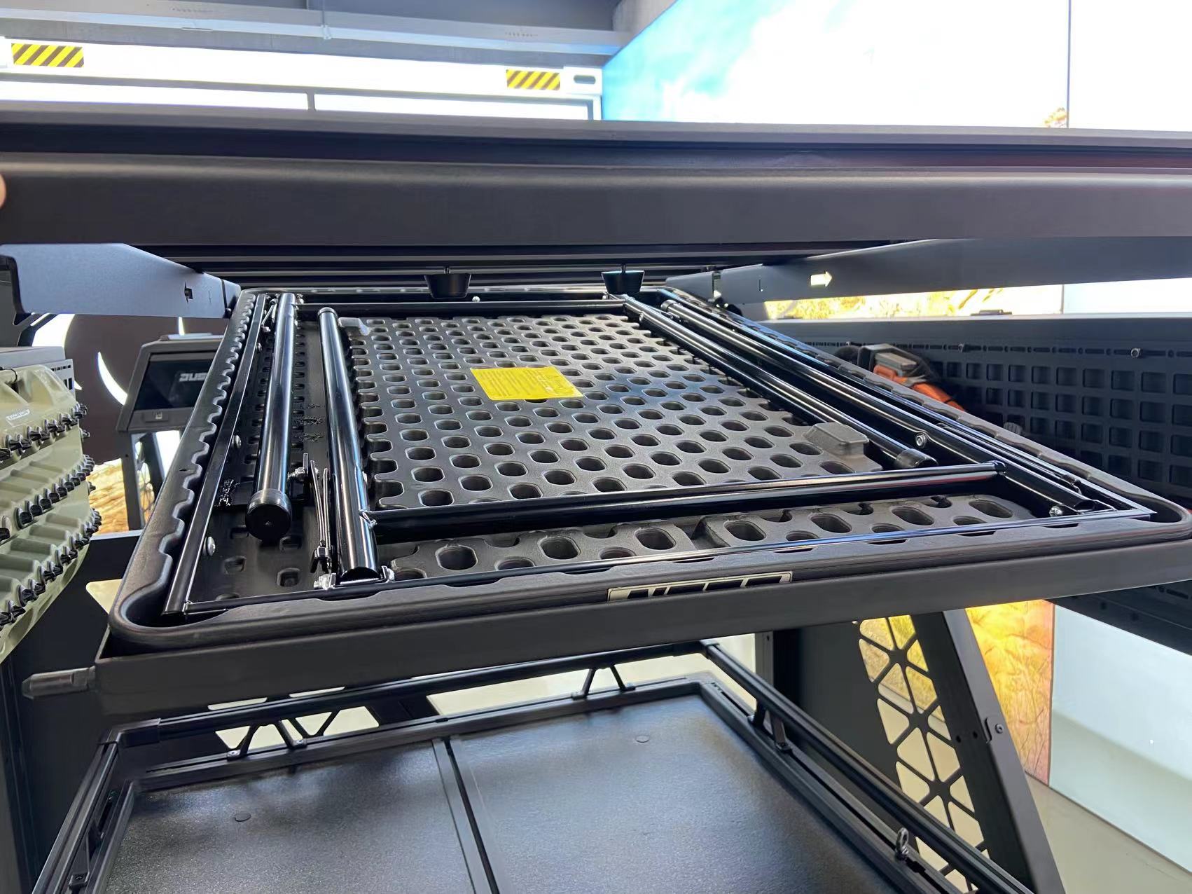 Folding table - JUSNDESIGN