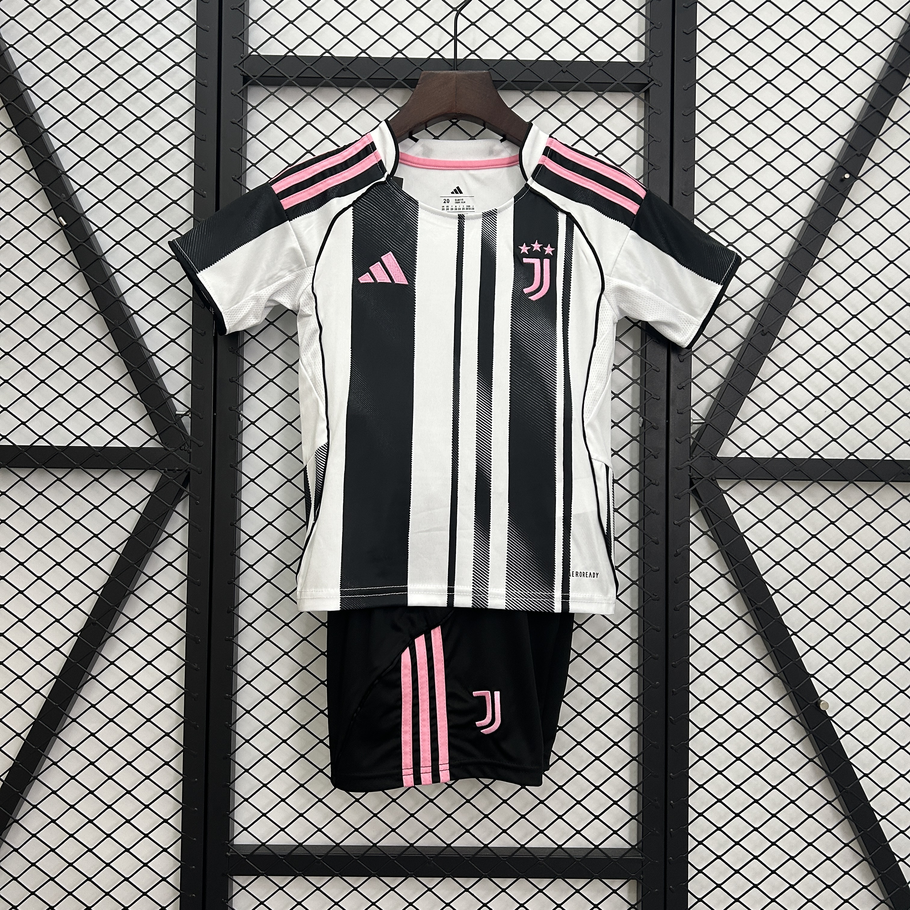 2025-26 kid kit Juventus Home Size: 16-28