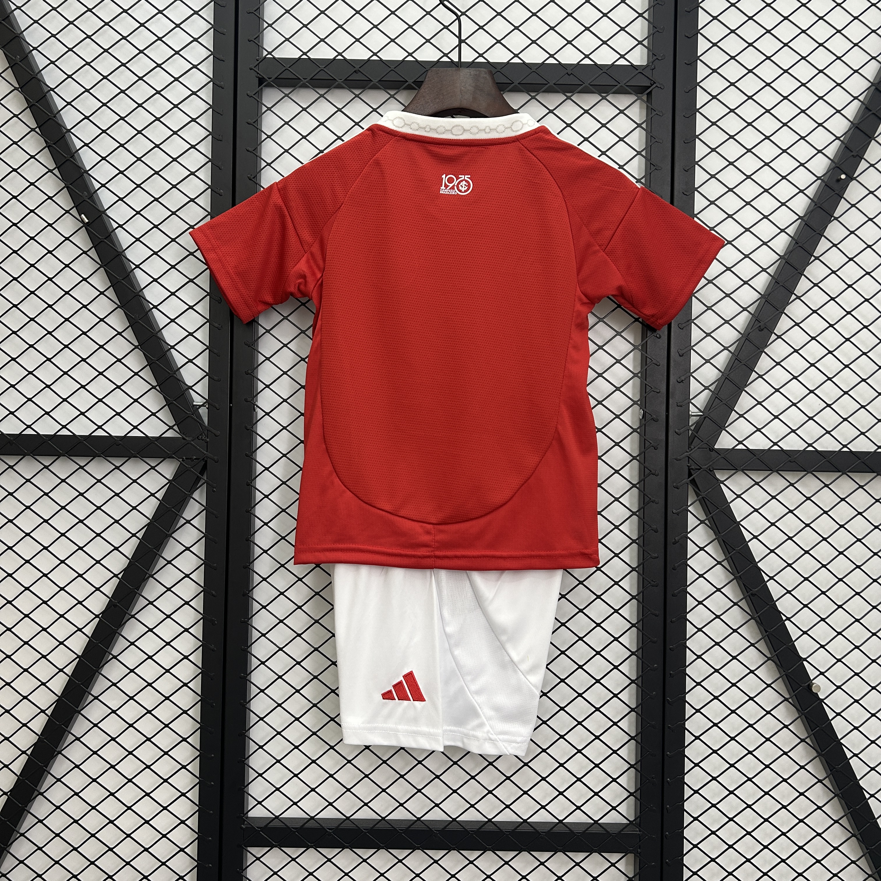 2025-26 kid kit Internacional home size: 16-28
