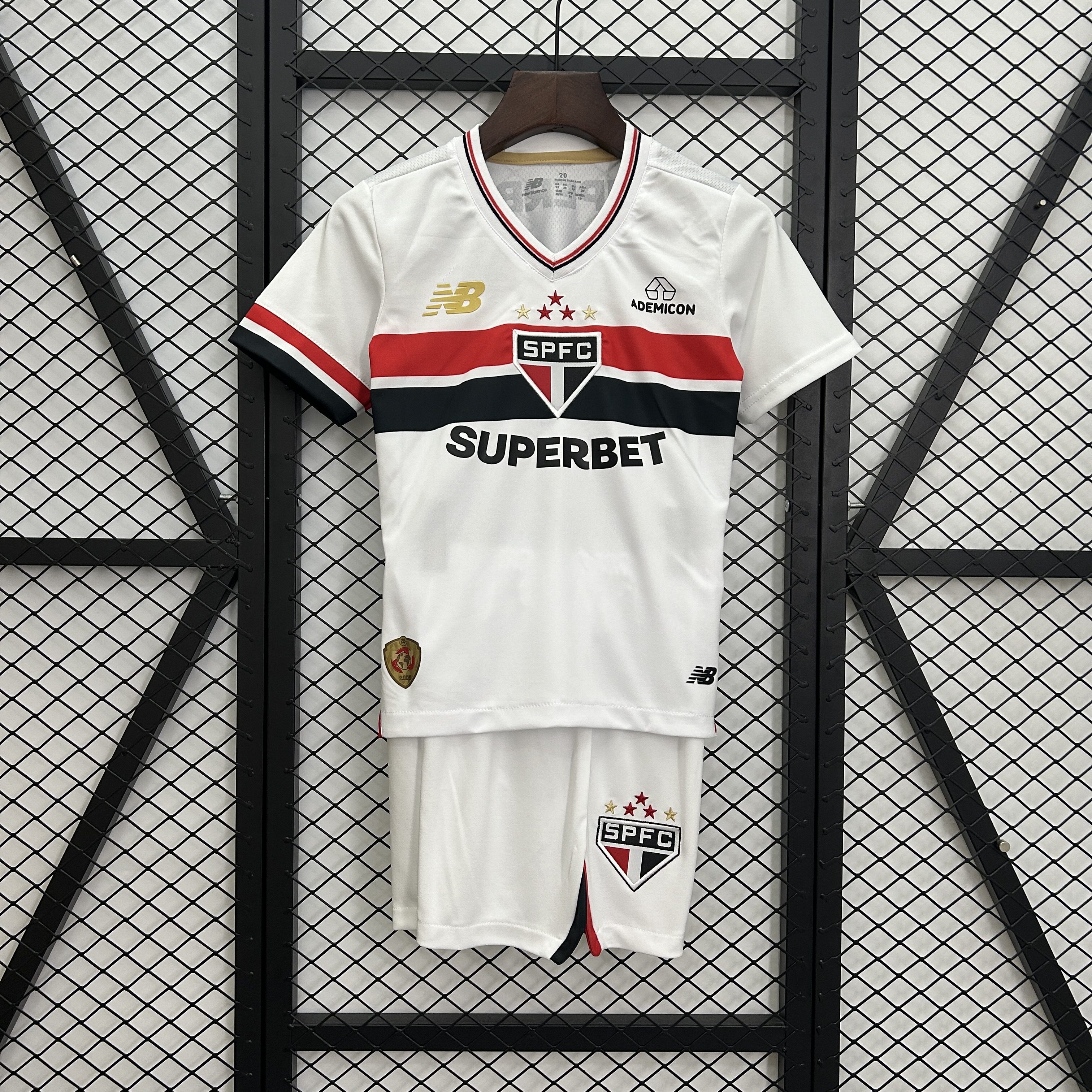 2025-26 kid kit Sao Paulo home size: 16-28