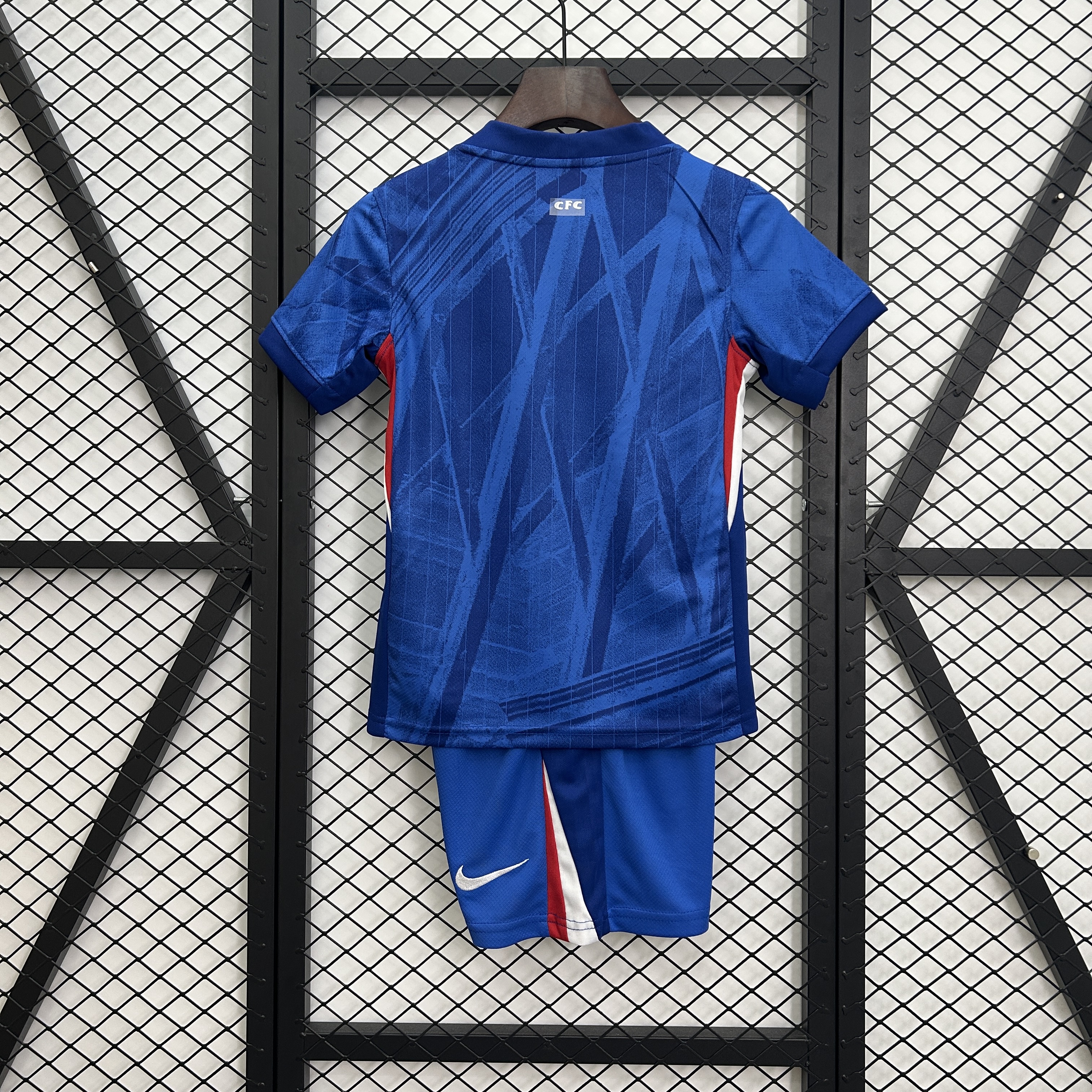 2025-26 kid kit Chelsea home size 16-28