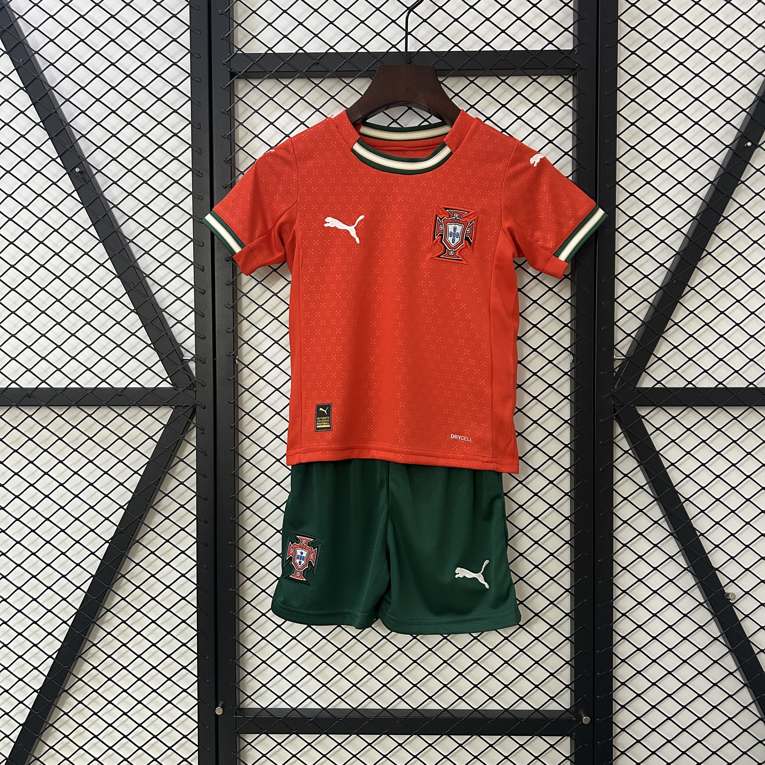 2025-26 kid kit Portugal home away size: 16-28