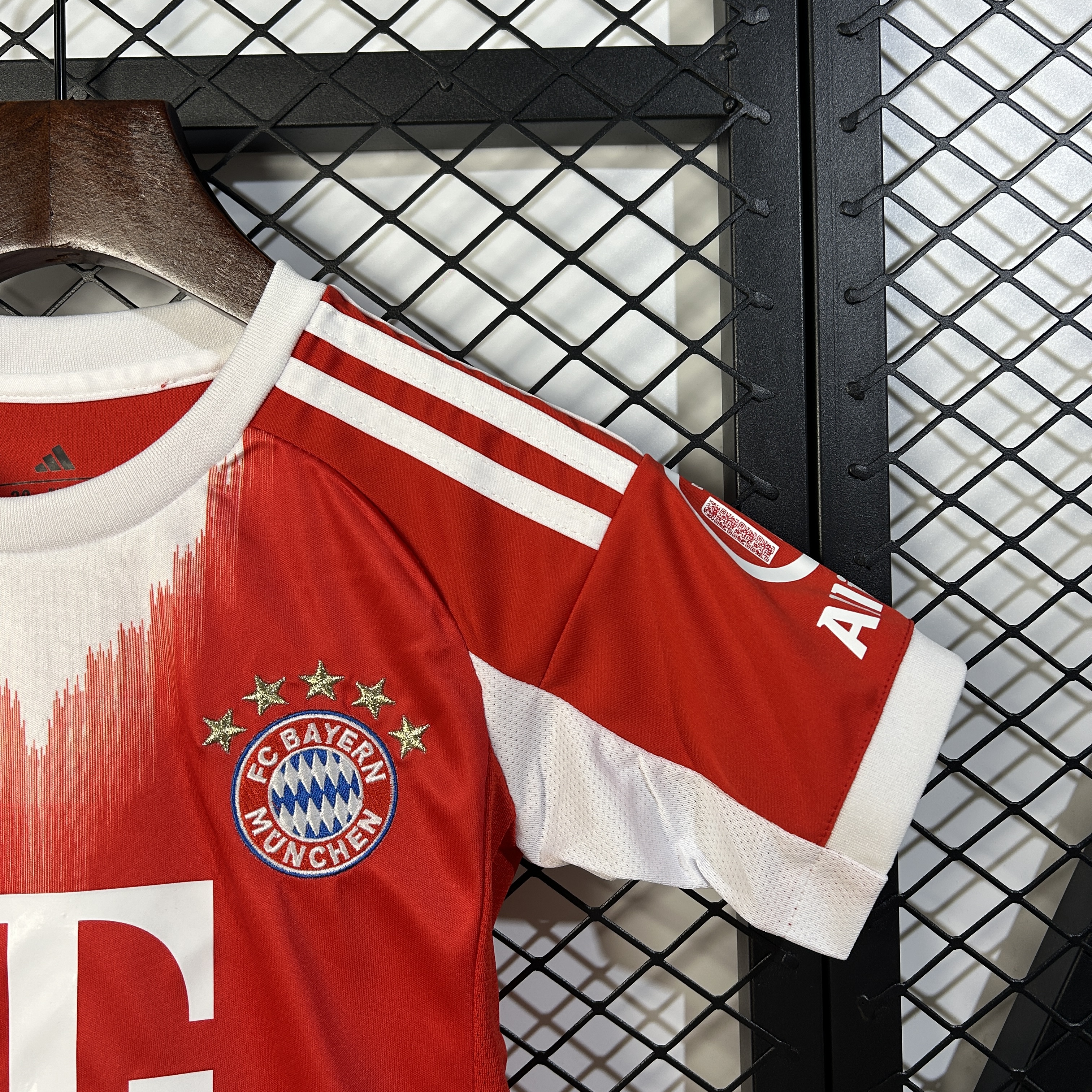 2025-26 kids Bayern Munich home size: 16-28