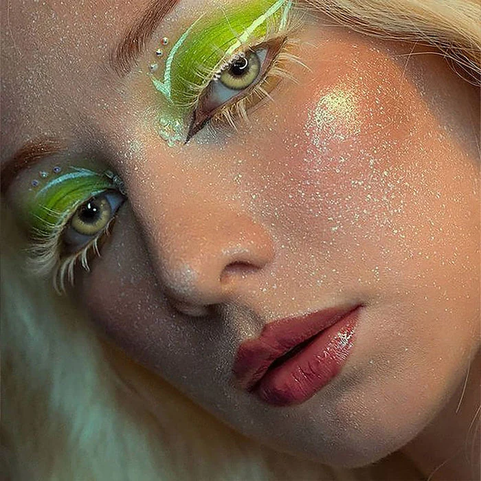 Girl Tears Brown Color Contact Lenses