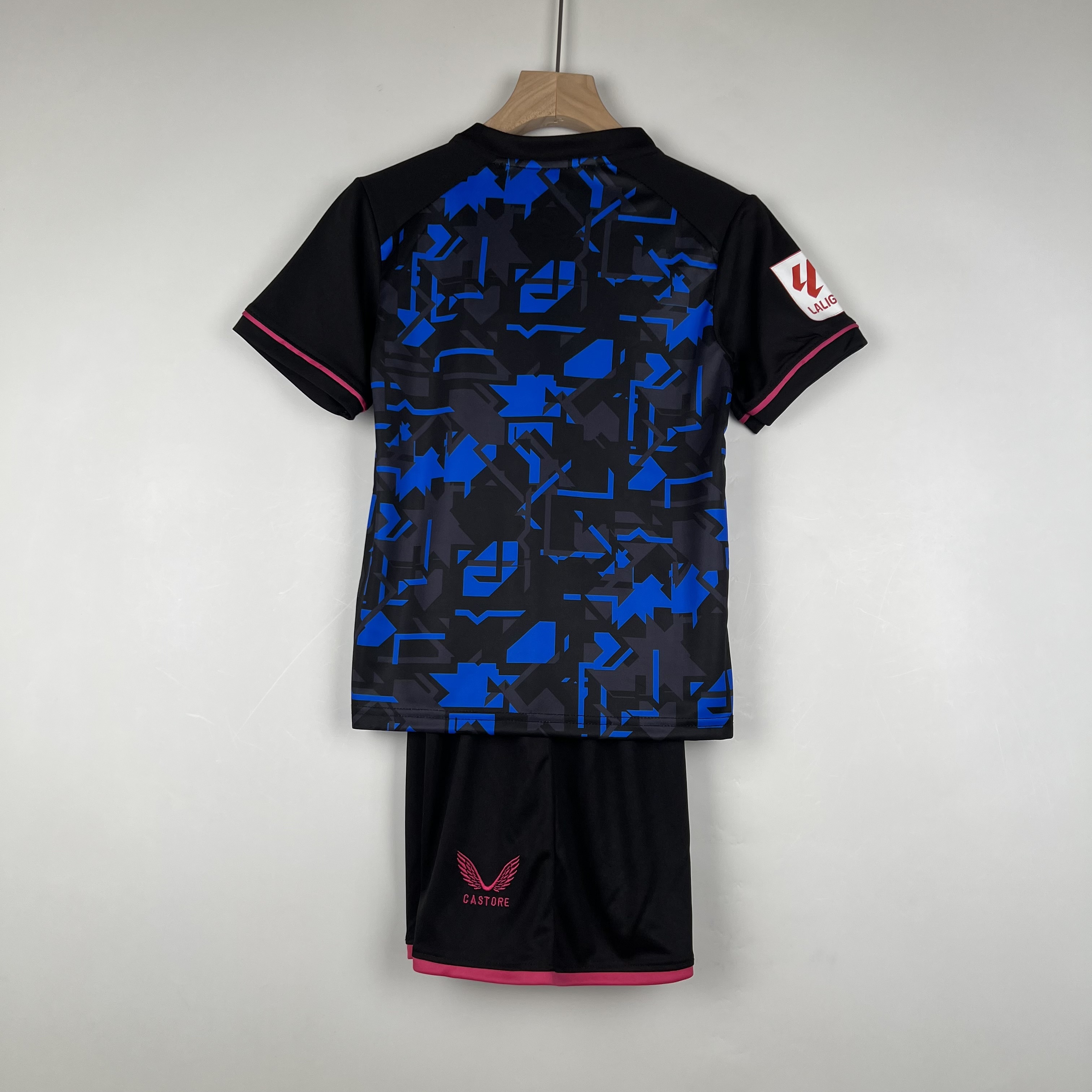 kids third away 2023/24