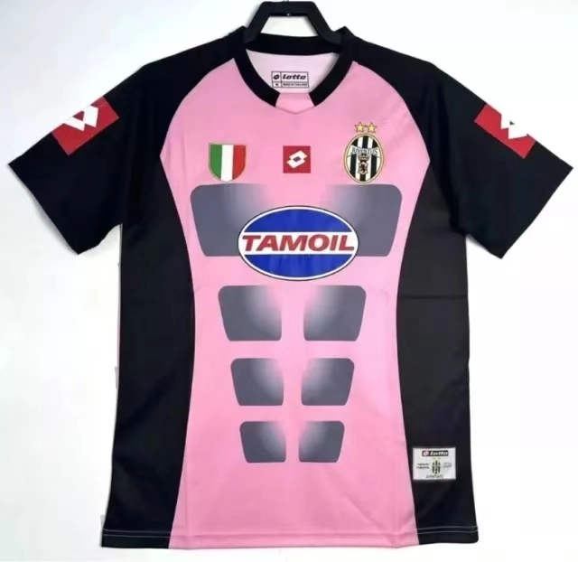 2002-03 Juventus Retro Jersey Goalkeeper Pink
