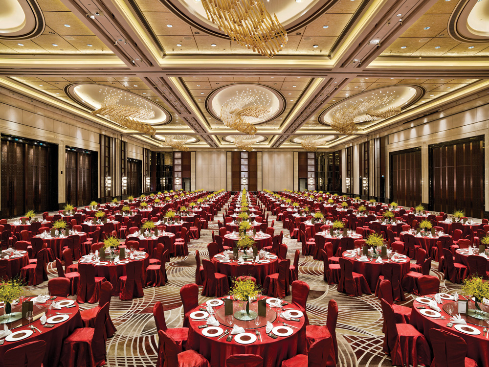 Customized lighting fixtures for banquet halls