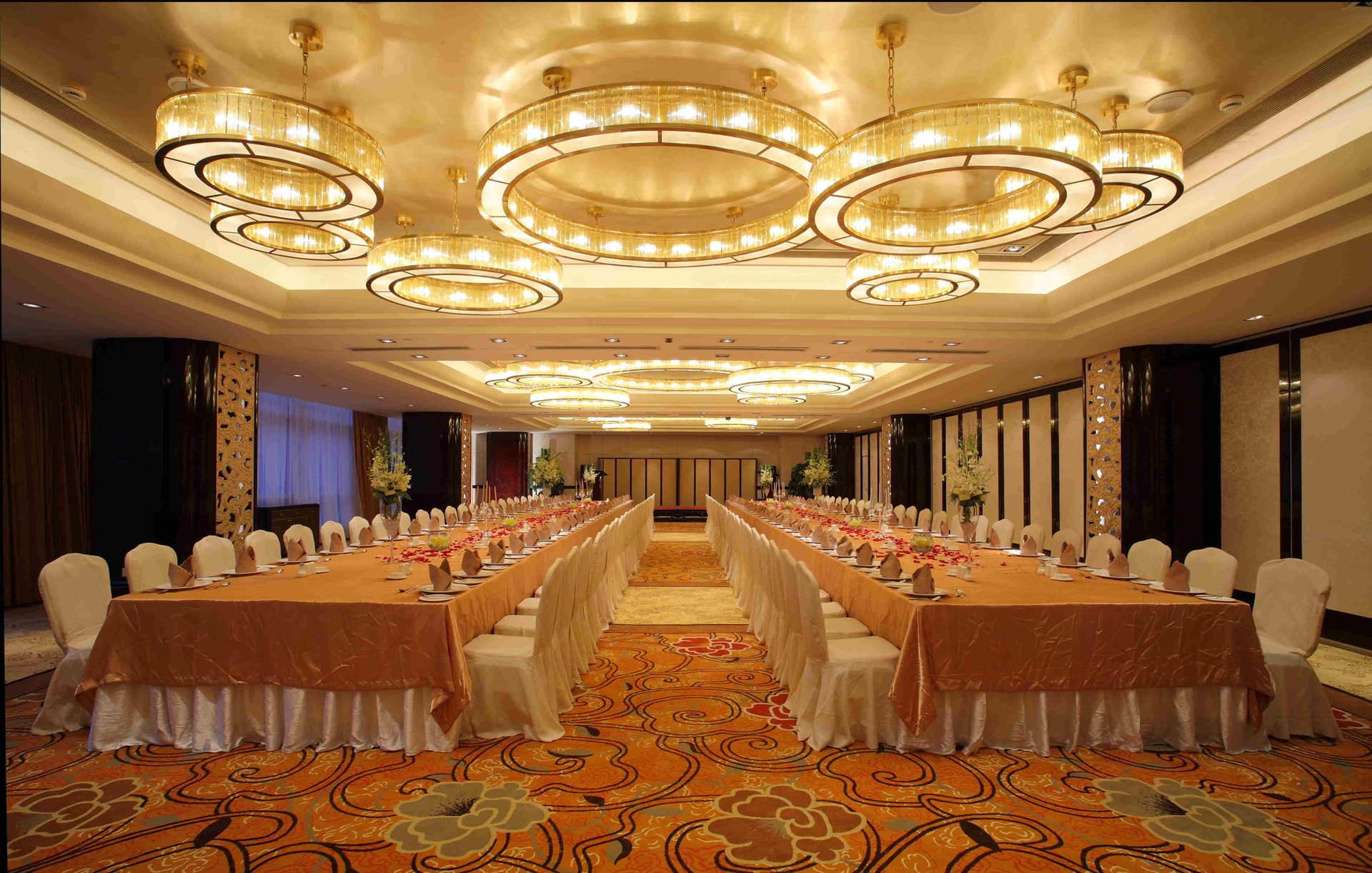Customized lighting fixtures for banquet halls