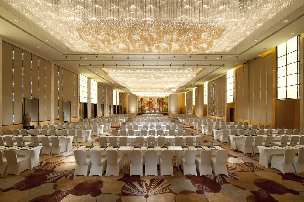 Customized lighting fixtures for banquet halls