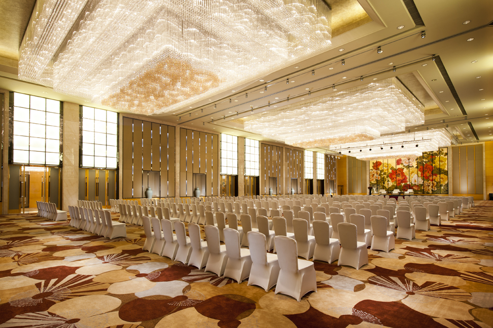 Customized lighting fixtures for banquet halls