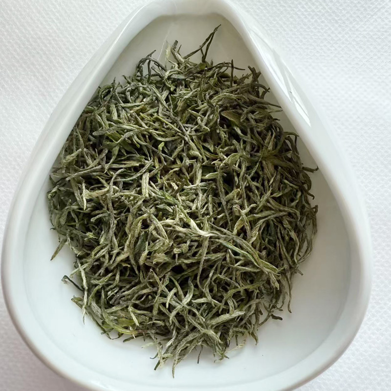 Xinyang Maojian green Tea is 1200 meters above sea level - Tea-X