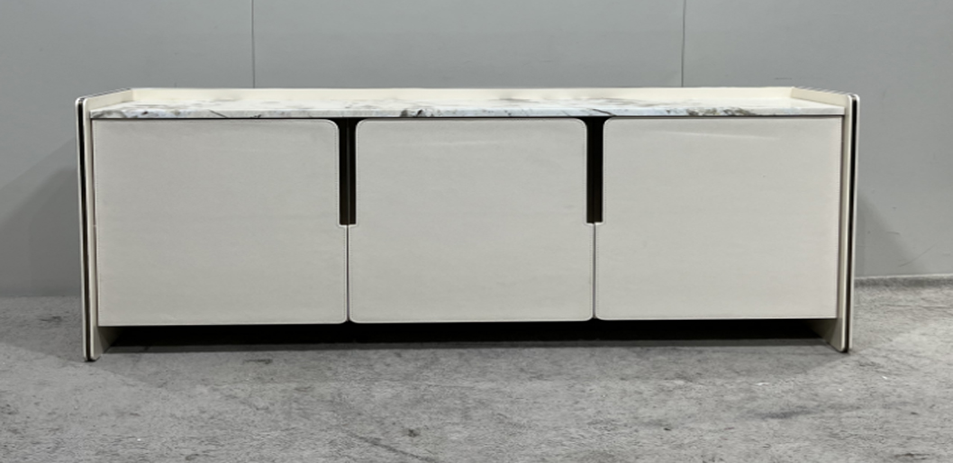 Cabinet 08