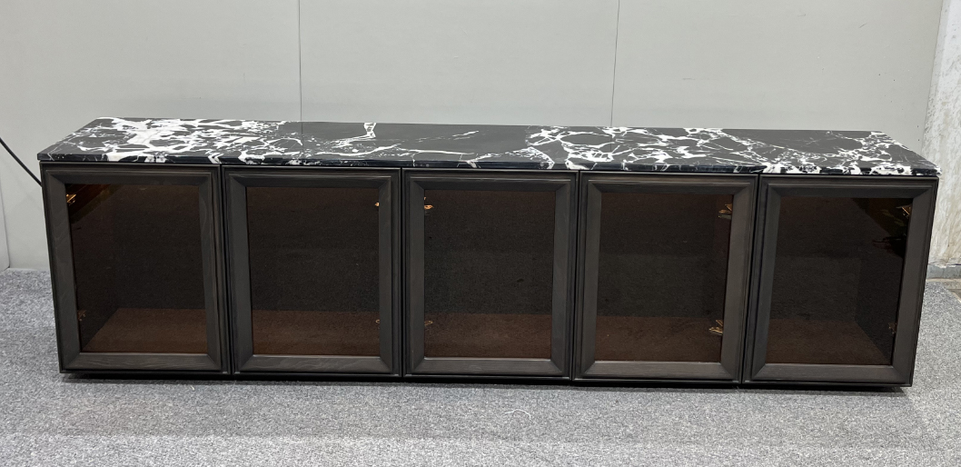 Cabinet 03