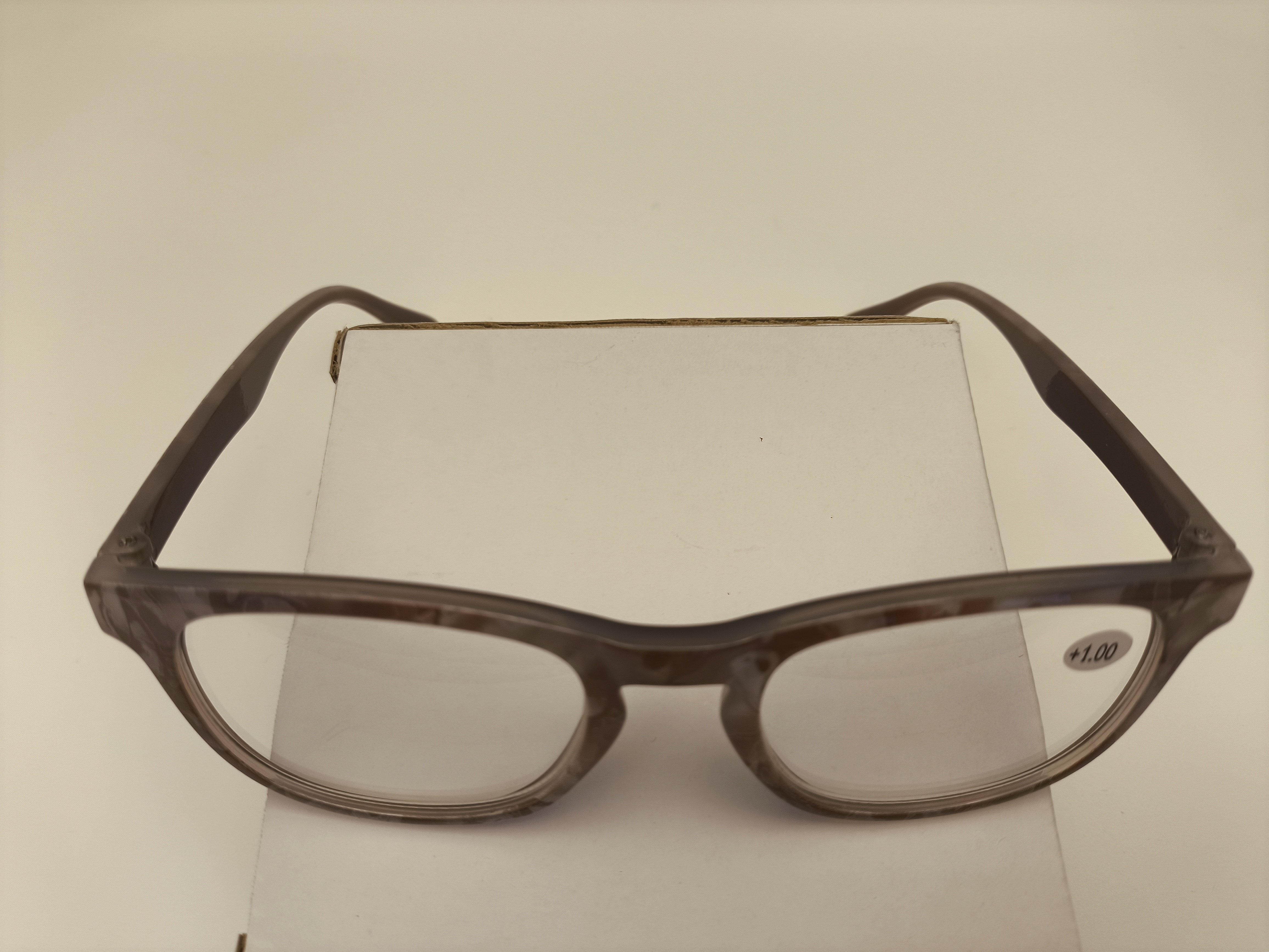 2024year Hot Selling Lightweight Brown Female Reading Glasses Plastic Frame Gentle Kindly Good Girl Style