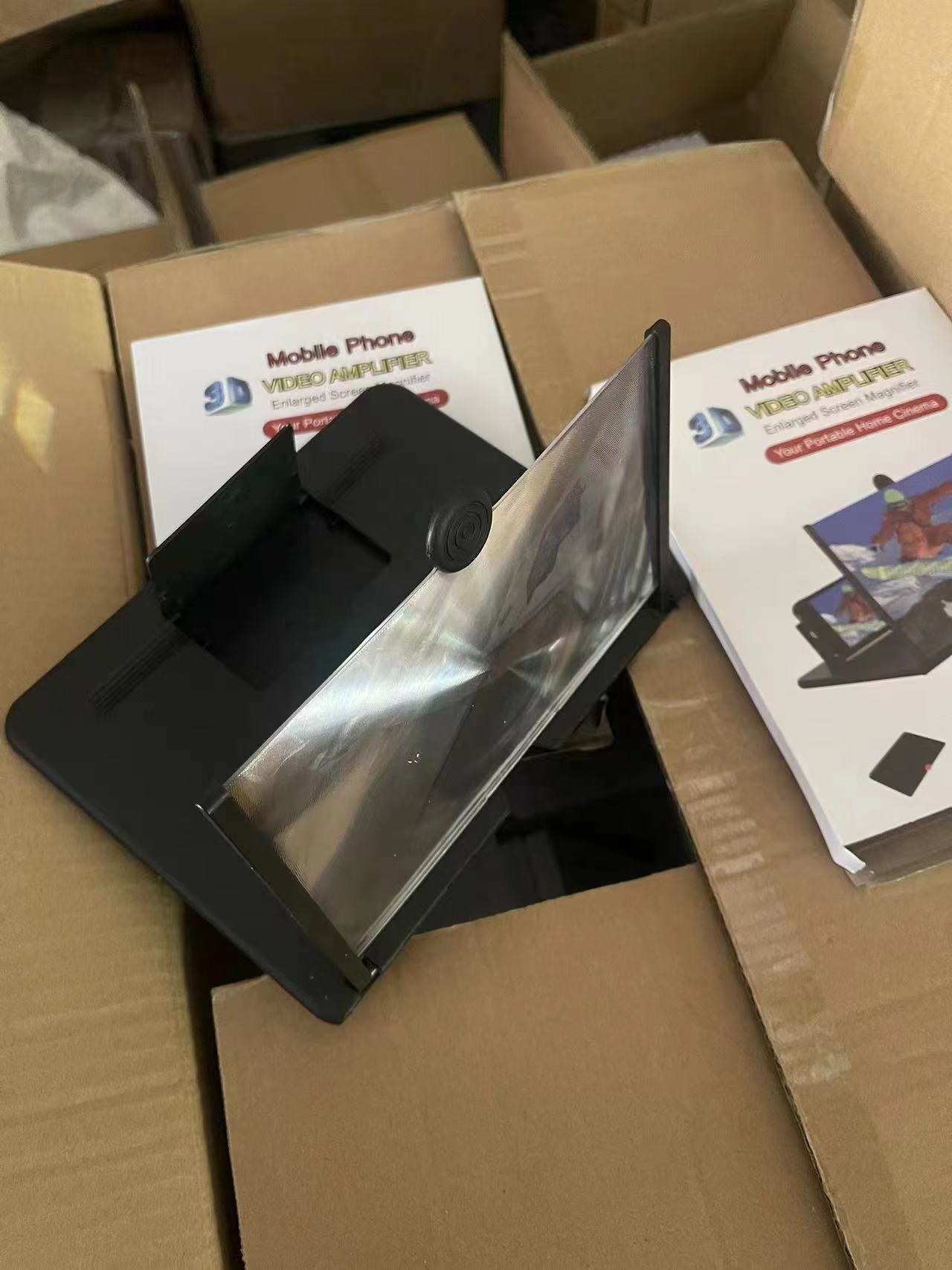 10/12inch High-definition Eye Protection Screen Magnifier 3D Mobile Phone Screen Magnifier Compatible with All Smartphone Reach