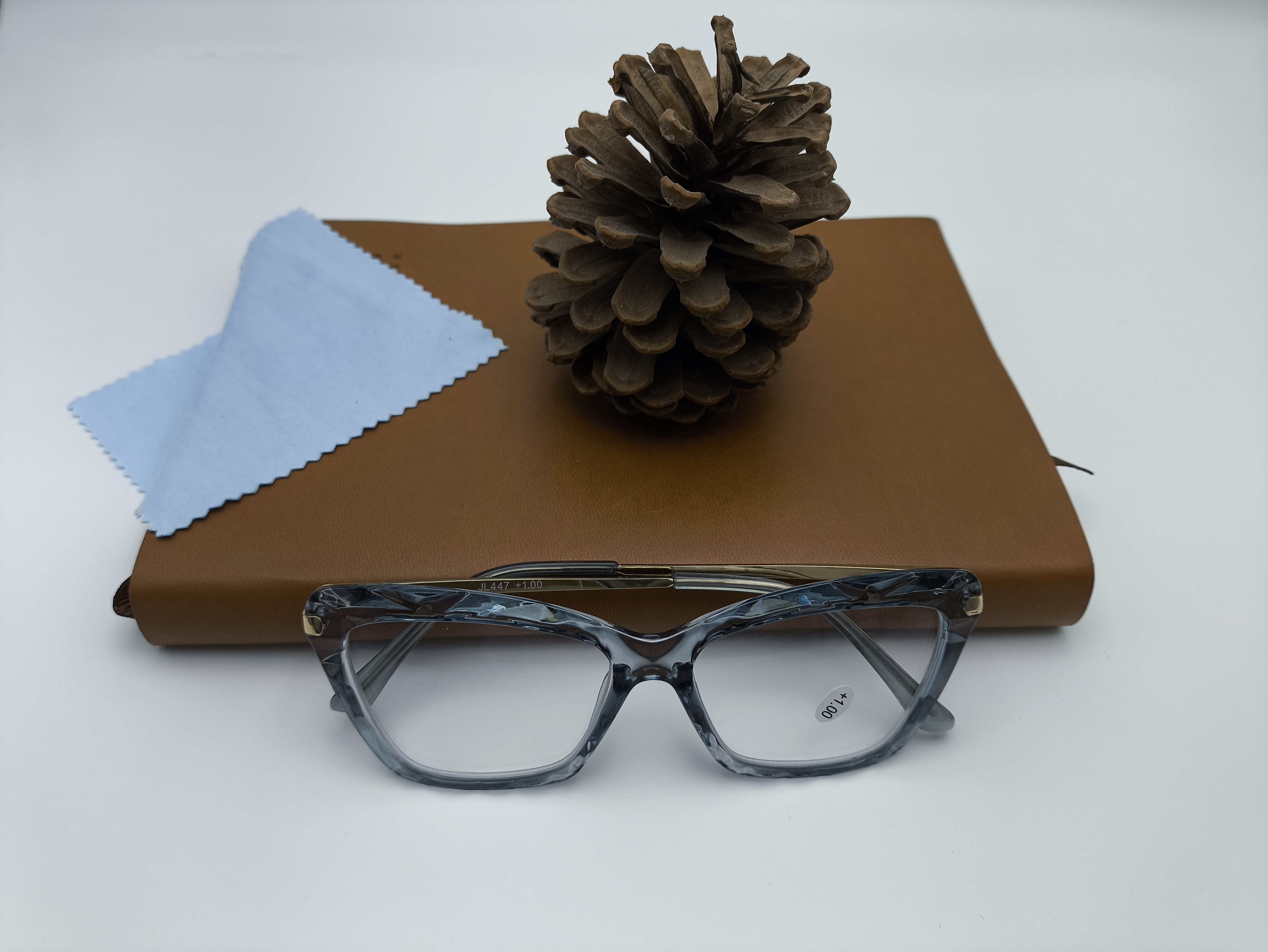 2024 Hot Sales Ladies' Style Retro Cat Eye Metal Frame Eyeglasses Butterfly Optical Mirror Lenses Plain Eyewear for Women