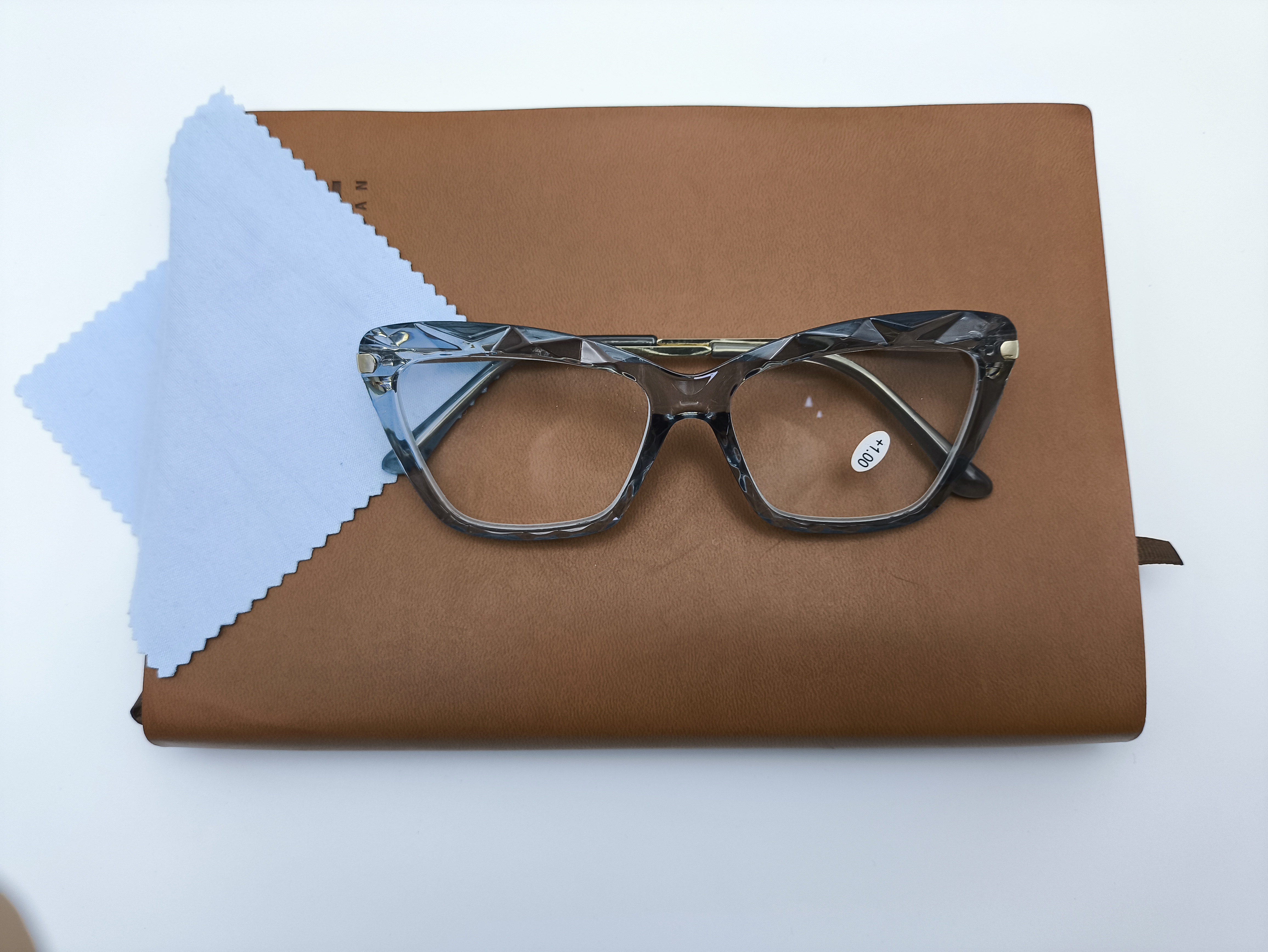 2024 Hot Sales Ladies' Style Retro Cat Eye Metal Frame Eyeglasses Butterfly Optical Mirror Lenses Plain Eyewear for Women