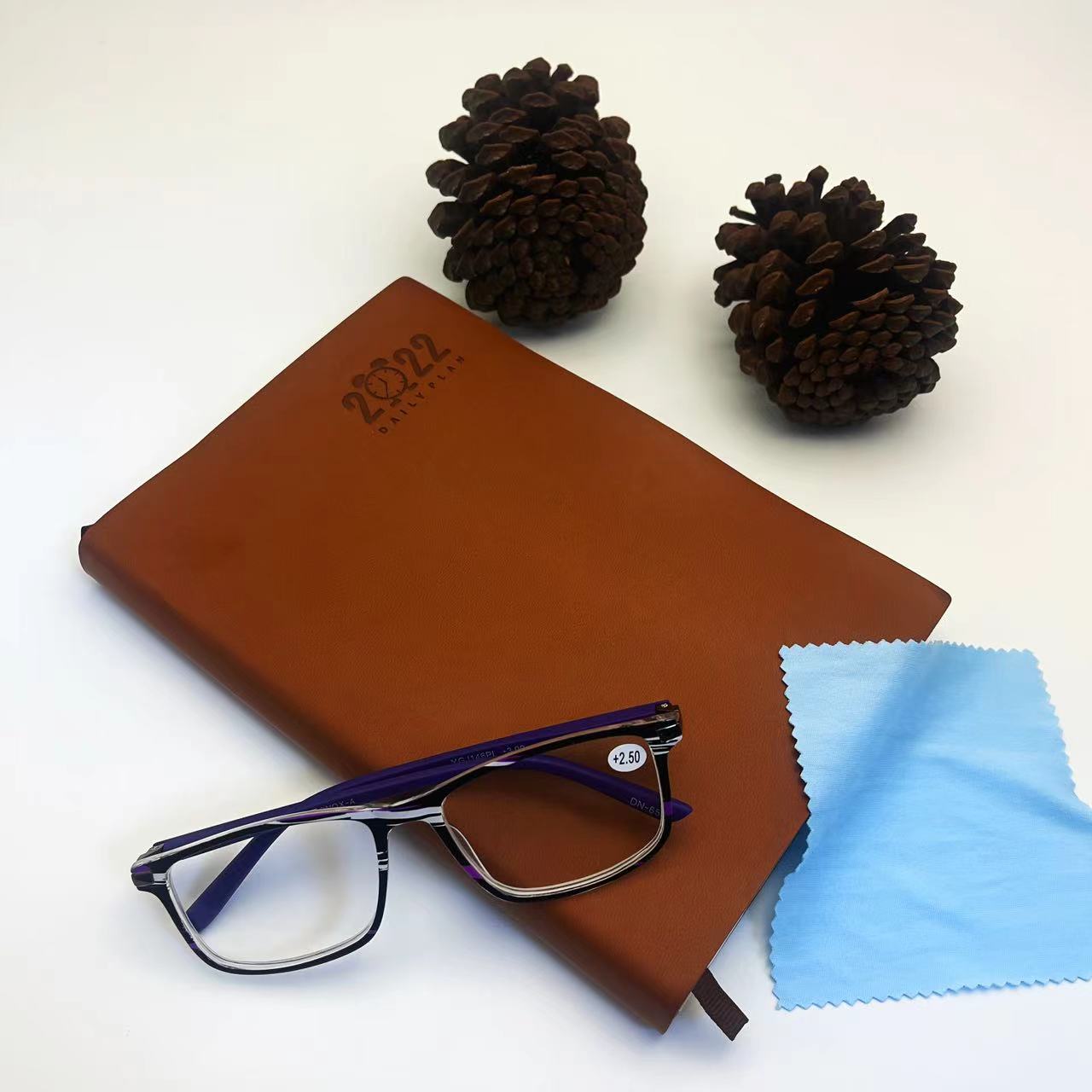 Stylish and Comfortable Unisex Reading Glasses with UV protection and Durable PC Frames