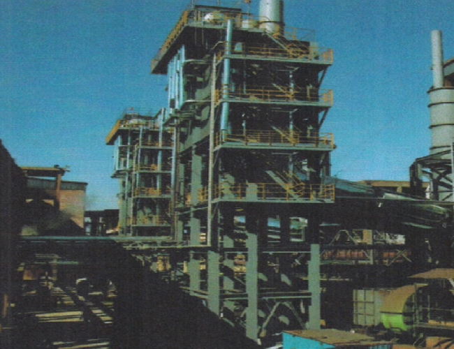 Why can the coke oven flue damper valves completely scrape away residual deposits?