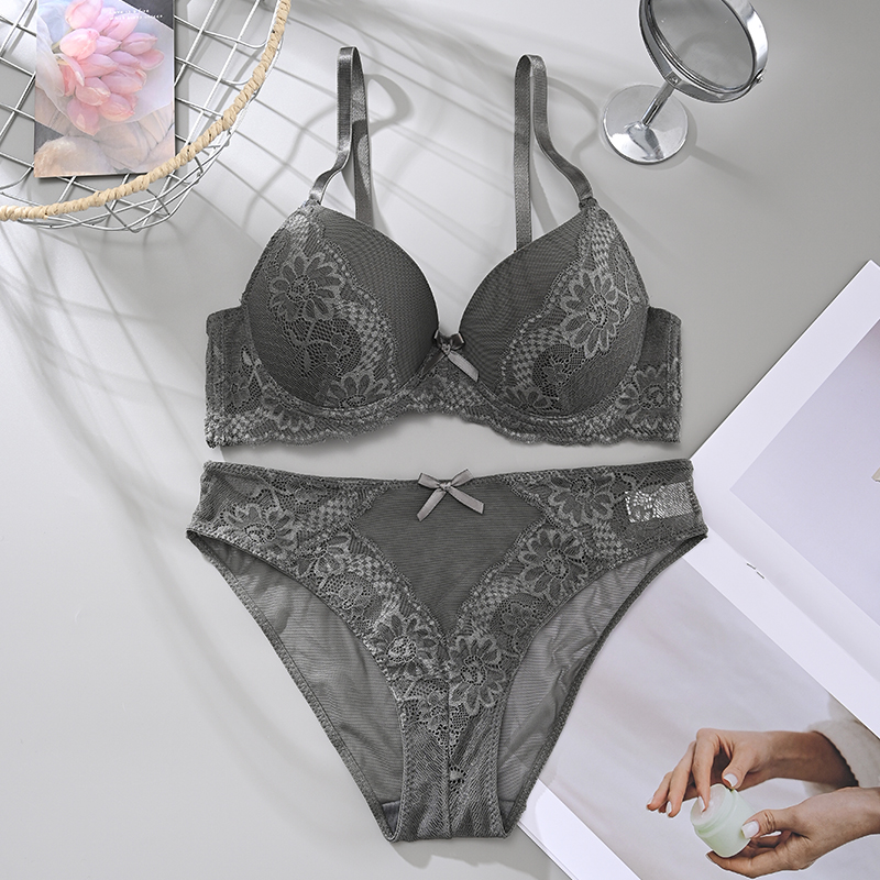 Seductive black lace bra set