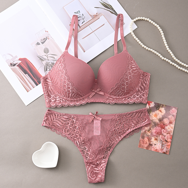 Red lace bra set