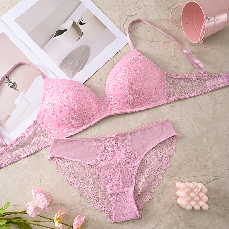 Tempting pink lace bra set with adjustable shoulder straps