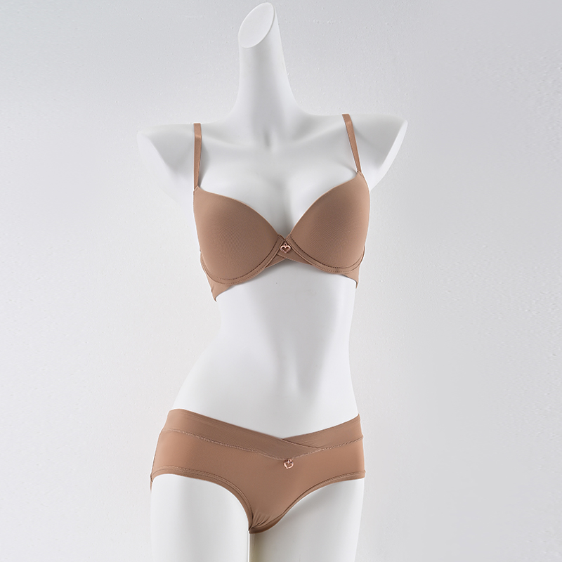 Breathable and comfortable coffee colored lace bra set