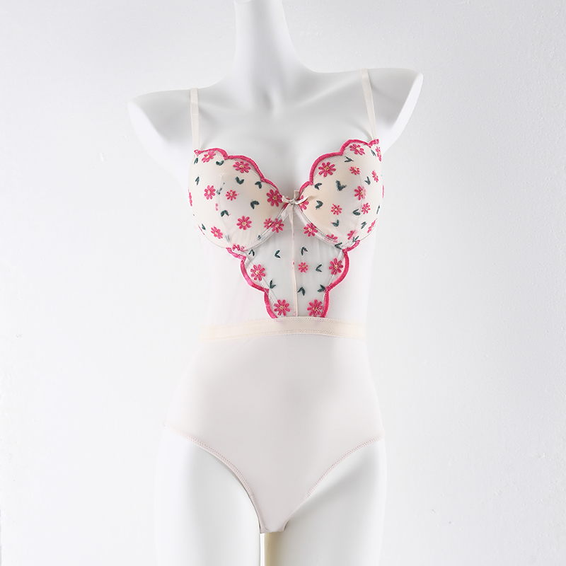 Soft and comfortable lingerie set