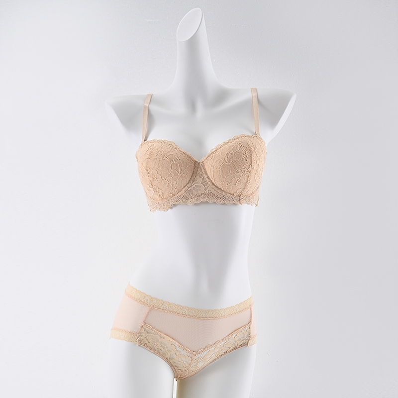 Soft and comfortable yellow lace bra set