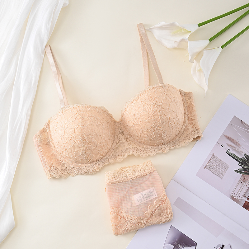 Soft and comfortable yellow lace bra set