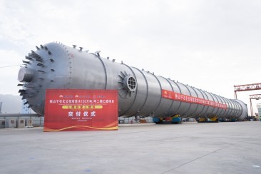 Delivery ceremony of the ethylene tower for the 1.2 million tons/year Phase II ethylene project in Tarim Basin, Dushanzi Petrochemical Company, in 2024.