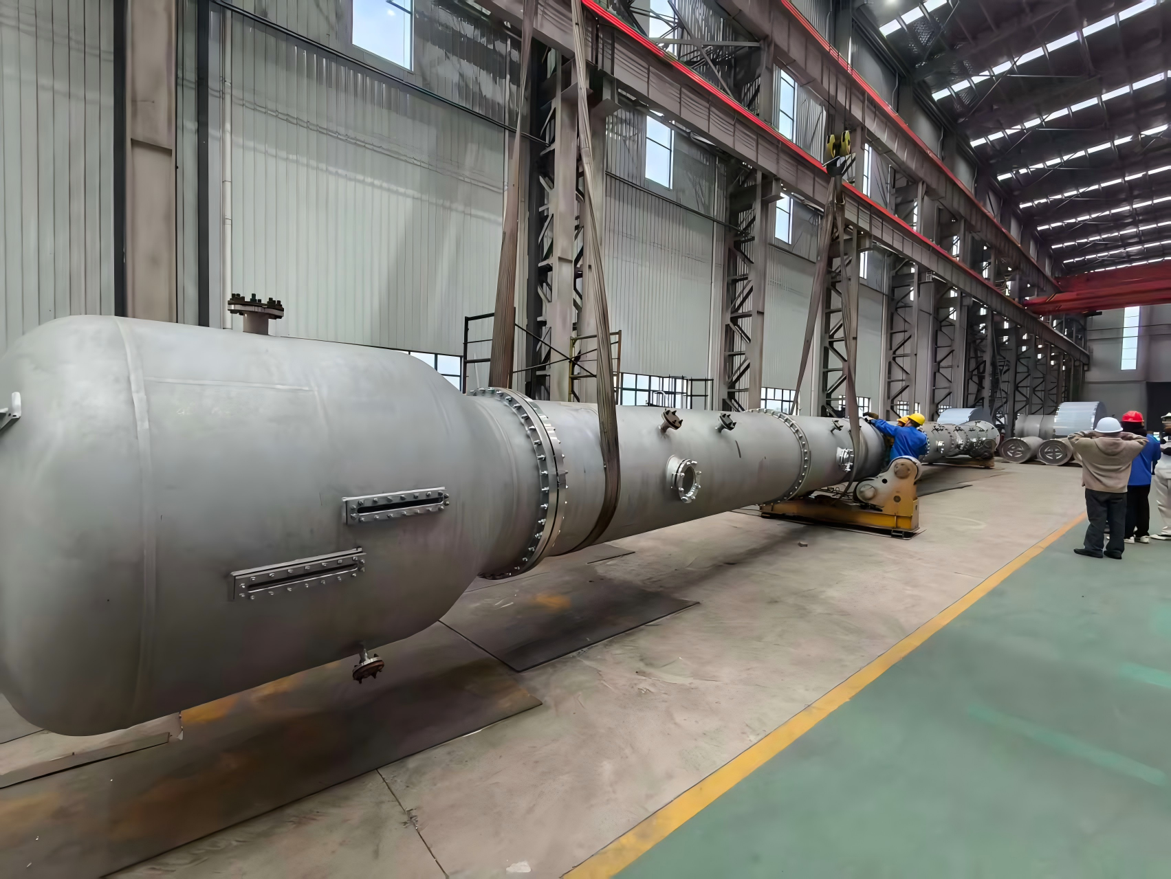 Methanol extraction tower