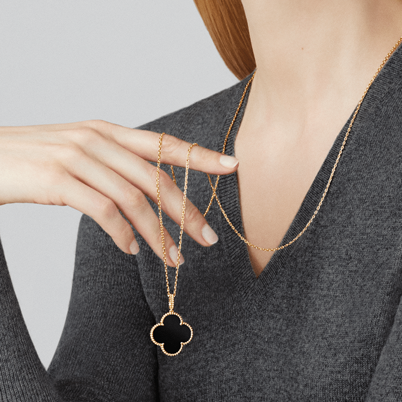 Magic Alhambra long necklace, 1 motif