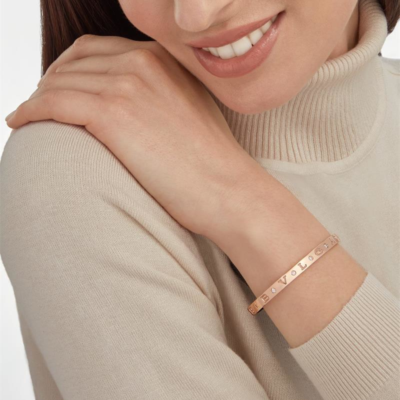 18 KT DIAMONDS BANGLE