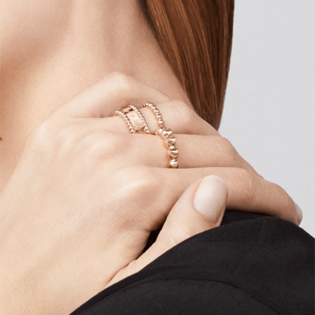 Perlée signature ring