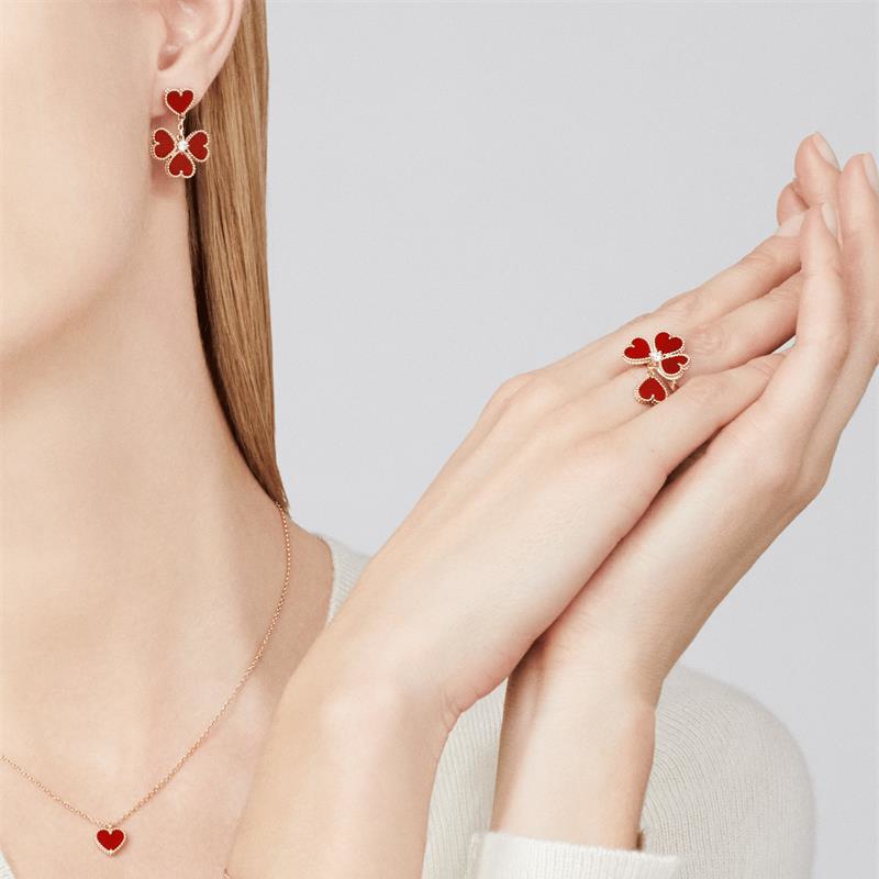 Sweet Alhambra effeuillage earrings